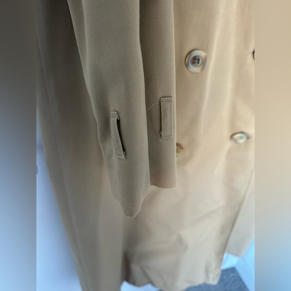 Vintage Aquascutum London Trench Coat | Classic Beige | Checked Lining - Picture 5 of 17